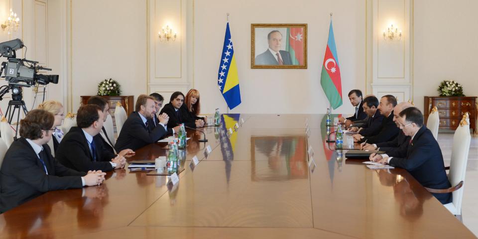 Meeting of Ilham Aliyev and Chairman of the Presidency of Bosnia and Herzegovina Bakir Izetbegovic in an expanded format was held