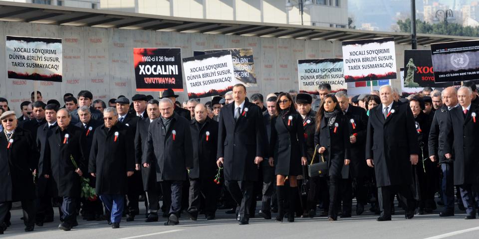 Ильхам Алиев принял участие в шествии по случаю 20-й годовщины Ходжалинского геноцида