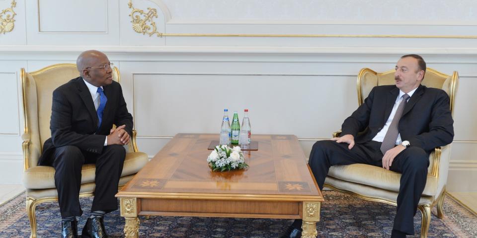 Ilham Aliyev received the credentials of the newly-appointed Ambassador of Guinea to Azerbaijan