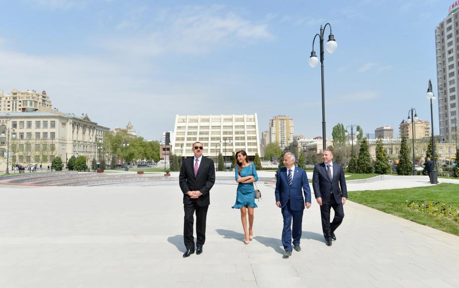 Ilham Aliyev reviewed progress of construction in a new recreation complex between Fizuli and Mirzaga Aliyev Streets in Baku