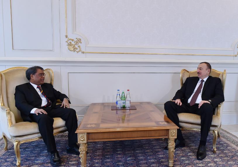 Ilham Aliyev received the outgoing Indian Ambassador