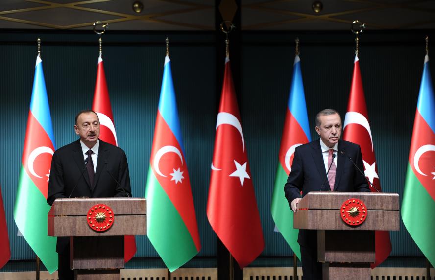 Президенты Азербайджана и Турции выступили  с заявлениями для печати