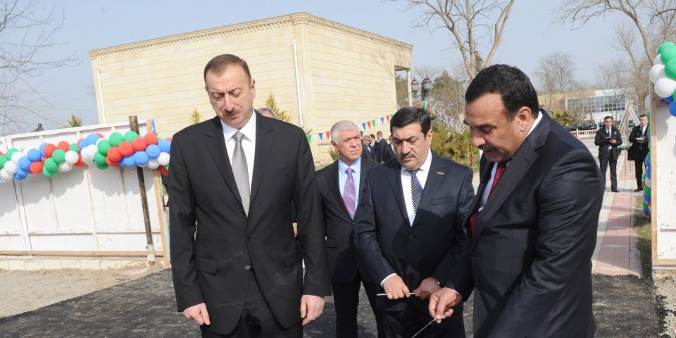 Ilham Aliyev reviewed progress of construction of the Salyan District Executive Authority and the Heydar Aliyev Center