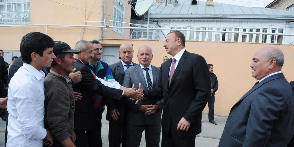 Ilham Aliyev met with residents of the Girmizi Gasaba settlement in Guba