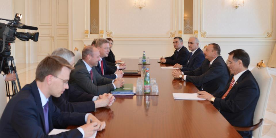 Ilham Aliyev received a delegation led by the EU Enlargement and European Neighborhood Policy Commissioner