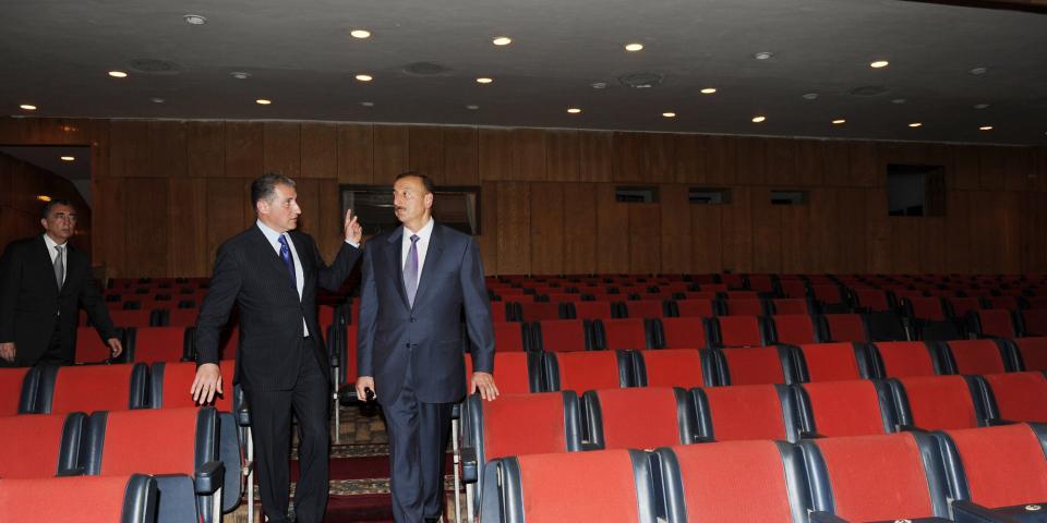 Ilham Aliyev reviewed the layout of the square to be established outside the Kimyachi Culture Center