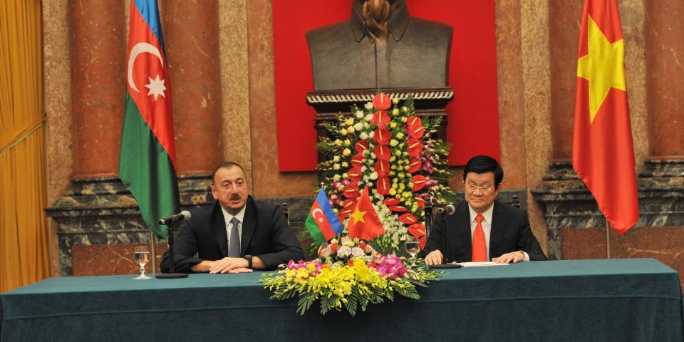 Президенты Азербайджана и Вьетнама выступили с заявлениями для печати