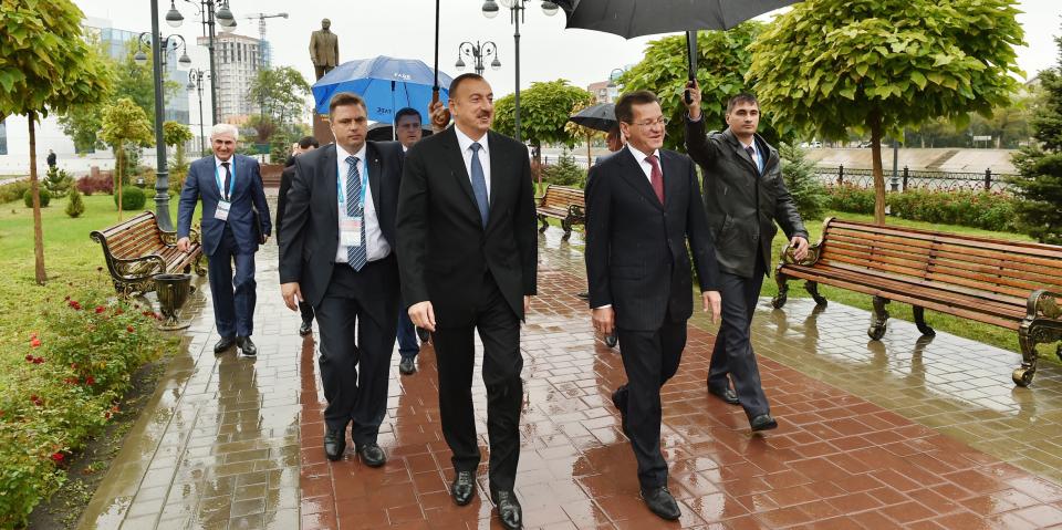 Ilham Aliyev visited the statue of the national leader Heydar Aliyev in Astrakhan