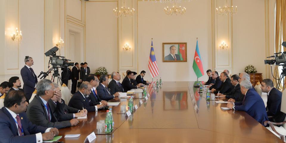 Ilham Aliyev and Prime Minister of Malaysia Mohammad Najib Tun Abdul Razak held an expanded meeting