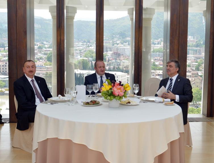 Official dinner was hosted on behalf of the President of Georgia in honor of the Presidents of Azerbaijan and Turkey