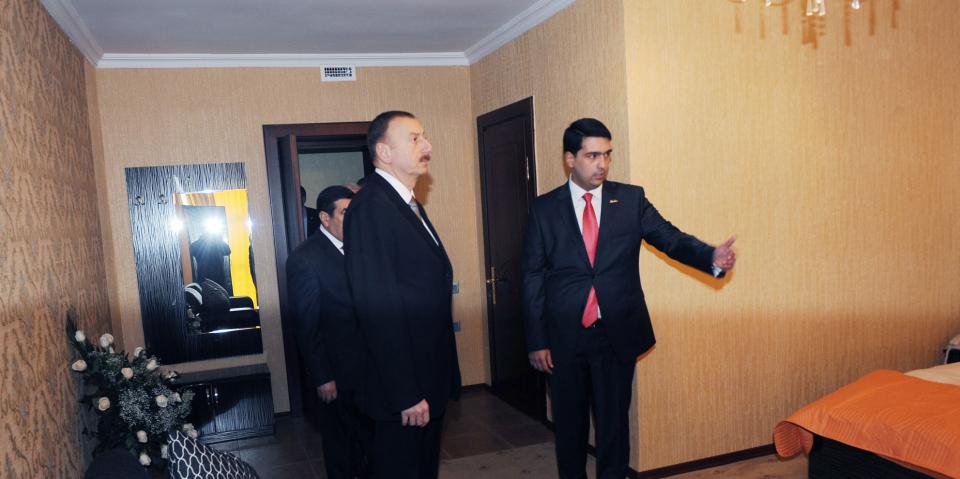 Ilham Aliyev reviewed the “Kur” hotel in Salyan after major repairs