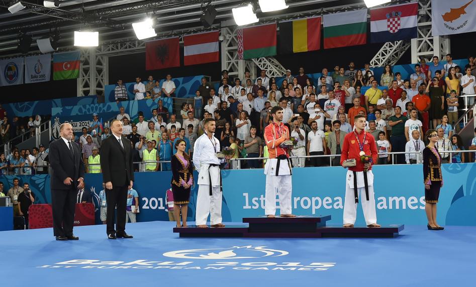 Ilham Aliyev presented the gold medal to the champion of the First European Games Firdovsi Farzaliyev
