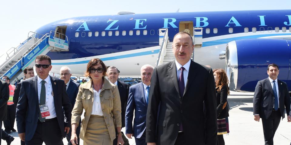 Ильхам Алиев прибыл с рабочим визитом в Турцию