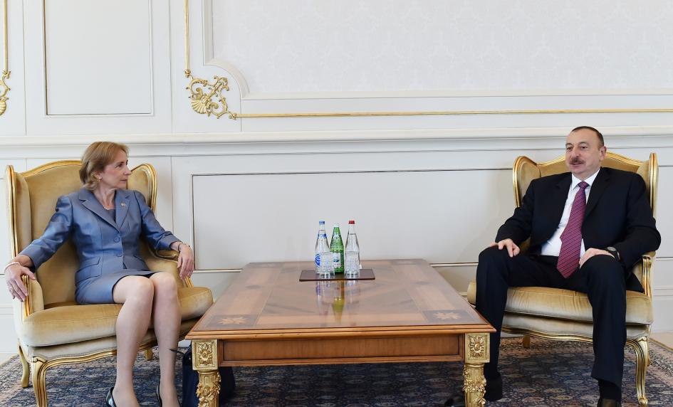 Ilham Aliyev received credentials of incoming British Ambassador