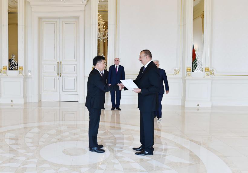 Ilham Aliyev received credentials of incoming Chinese Ambassador