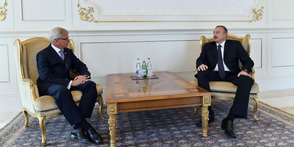 Ilham Aliyev received credentials of incoming Ambassador of the Netherlands