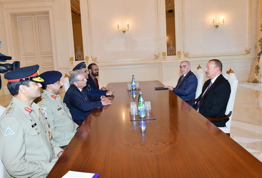 Ilham Aliyev received delegation led by Pakistani Minister of Defense Production