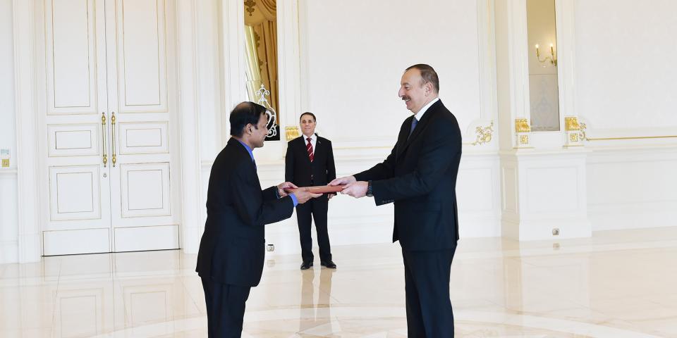 Ilham Aliyev received credentials of incoming Sri Lankan Ambassador