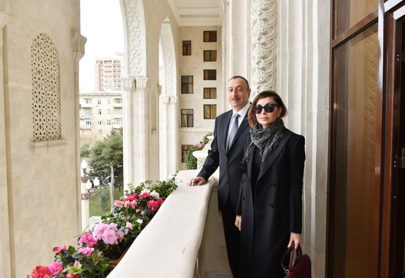 Ilham Aliyev viewed conditions created at administrative building of Azerbaijan Railways CJSC