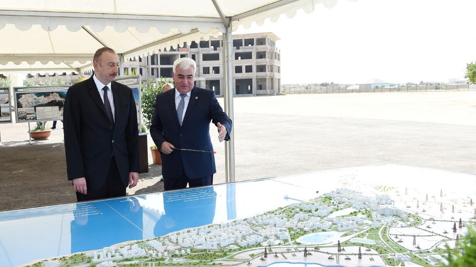 Ilham Aliyev viewed plans of works to be done in the center of Pirallahi