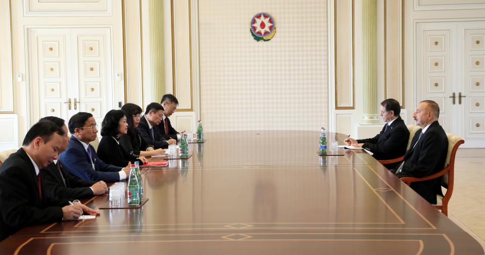 Ilham Aliyev received delegation led by Secretary of Communist Party of Vietnam Central Committee