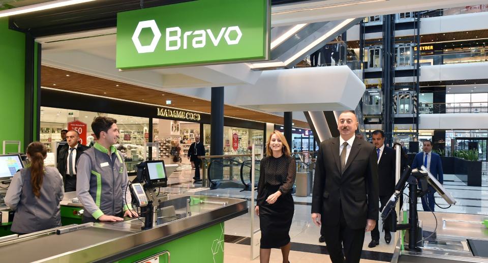 Ilham Aliyev viewed Ganja Mall