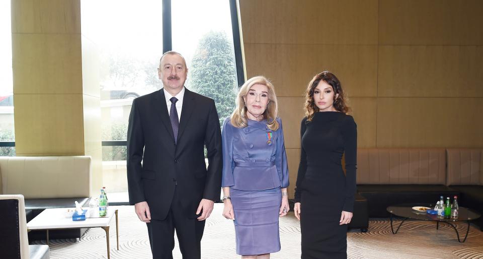 Ilham Aliyev presented “Dostlug” Order to president of ELPIDA Association and Marianna V. Vardinoyannis Foundation