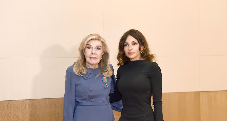 First Vice-President Mehriban Aliyeva met with president of ELPIDA Association and Marianna V. Vardinoyannis Foundation