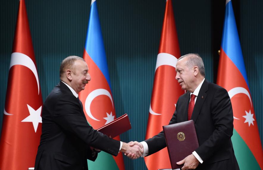 Подписаны азербайджано-турецкие документы