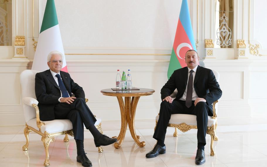 Azerbaijani, Italian presidents held one-on-one meeting