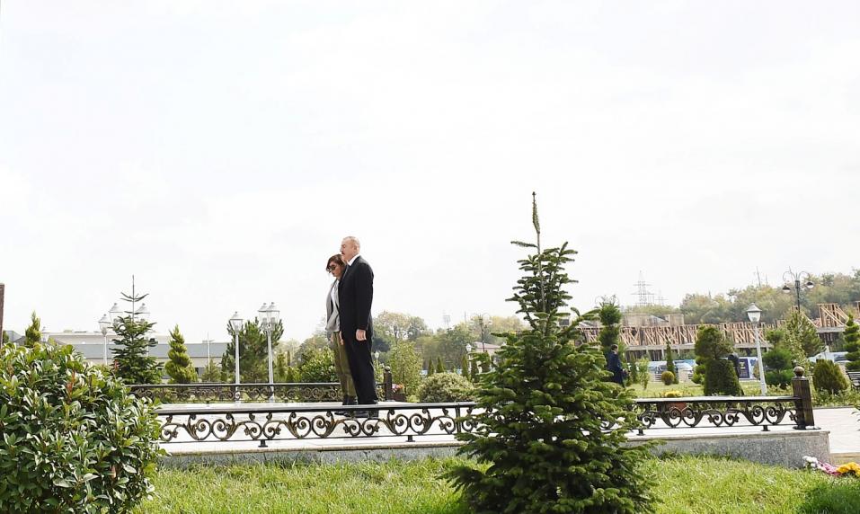 Ilham Aliyev visited statue of national leader Heydar Aliyev in Guba