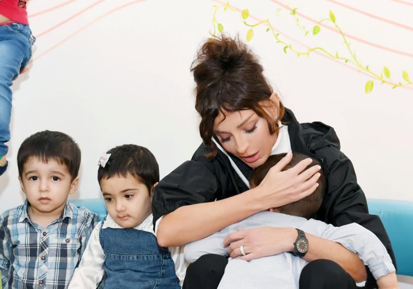 First Vice-President Mehriban Aliyeva met with residents of orphanage No1 in Baku