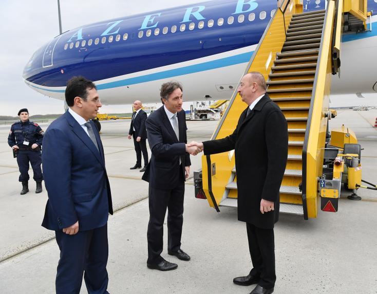 Ilham Aliyev arrived in Austria for working visit