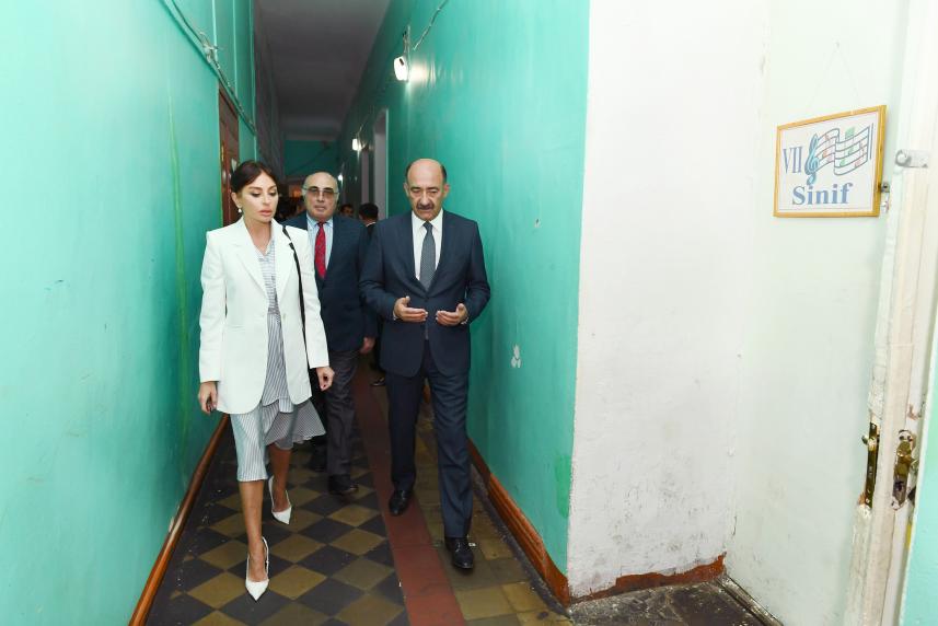 First Vice-President Mehriban Aliyeva viewed conditions in Children's Arts School No. 2