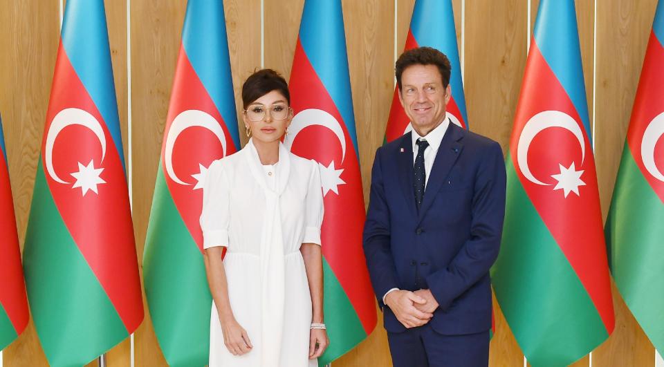 First Vice-President Mehriban Aliyeva met with MEDEF President