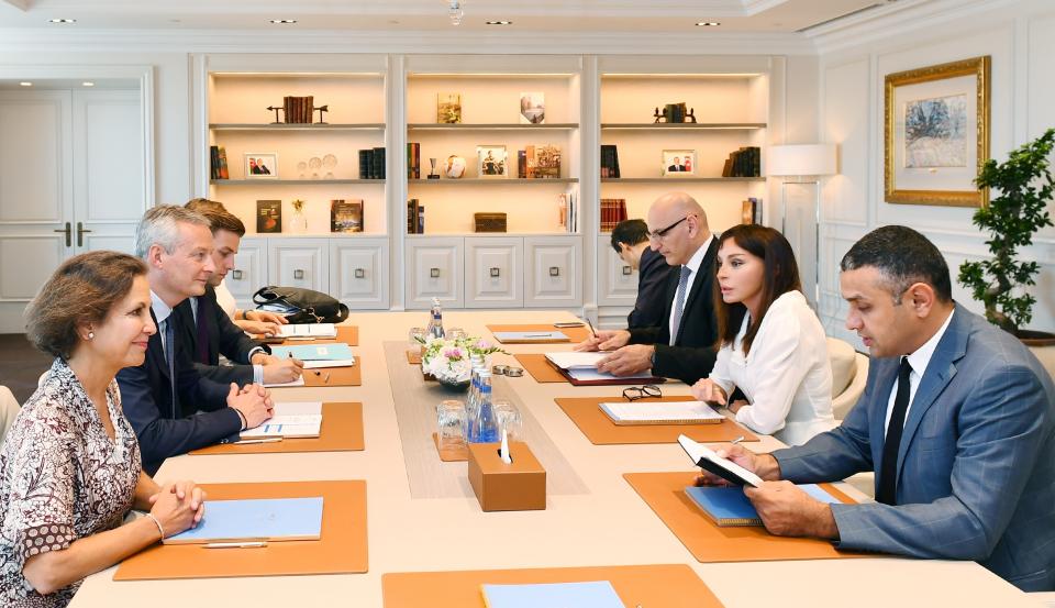 First Vice-President of Azerbaijan Mehriban Aliyeva met with French Minister of Economy and Finance