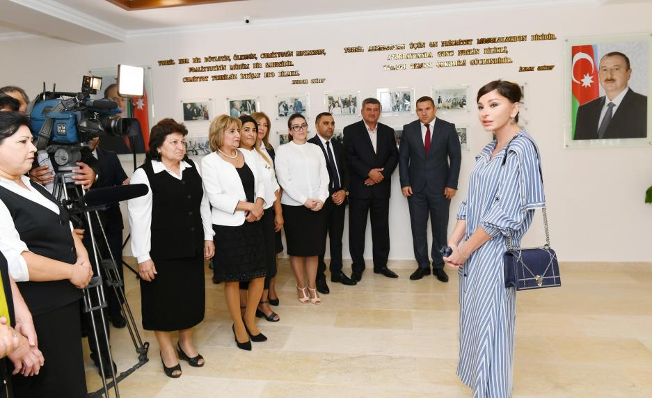 First Vice-President Mehriban Aliyeva viewed conditions created at newly-renovated school No 113 in Kurdakhani district