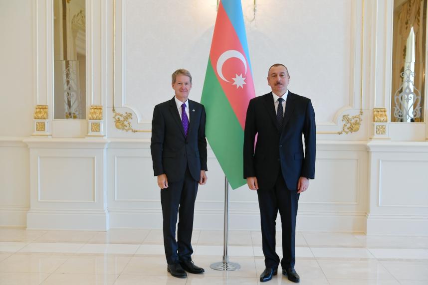 Ilham Aliyev received credentials of incoming UK ambassador