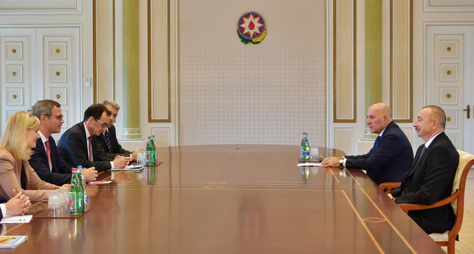 Ilham Aliyev received delegation led by vice-president of International Finance Corporation