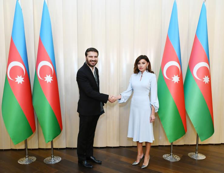 First Vice-President Mehriban Aliyeva presented honorary diploma of the President of Azerbaijan to famous singer and composer Sami Yusuf