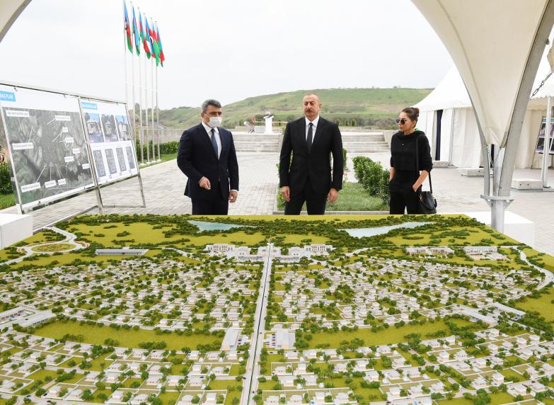 İlham Əliyev Füzuli rayonunun Dövlətyarlı kəndində “Ağıllı kənd”in təməlini qoyub