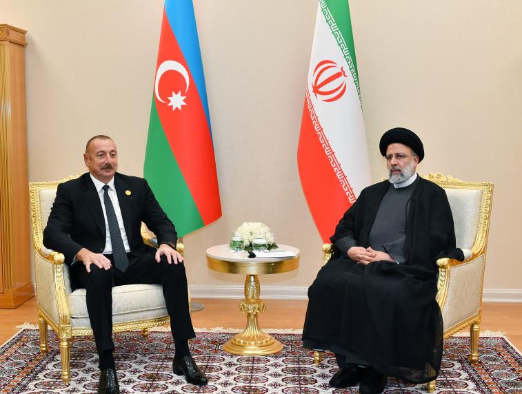 Состоялась встреча Ильхама Алиева с Президентом Ирана Сейедом Эбрахимом Раиси