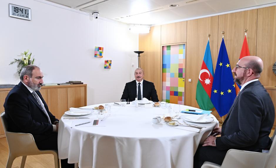 Ilham Aliyev has joint meeting with President of European Council Charles Michel and Armenian Prime Minister Nikol Pashinyan over dinner in Brussels