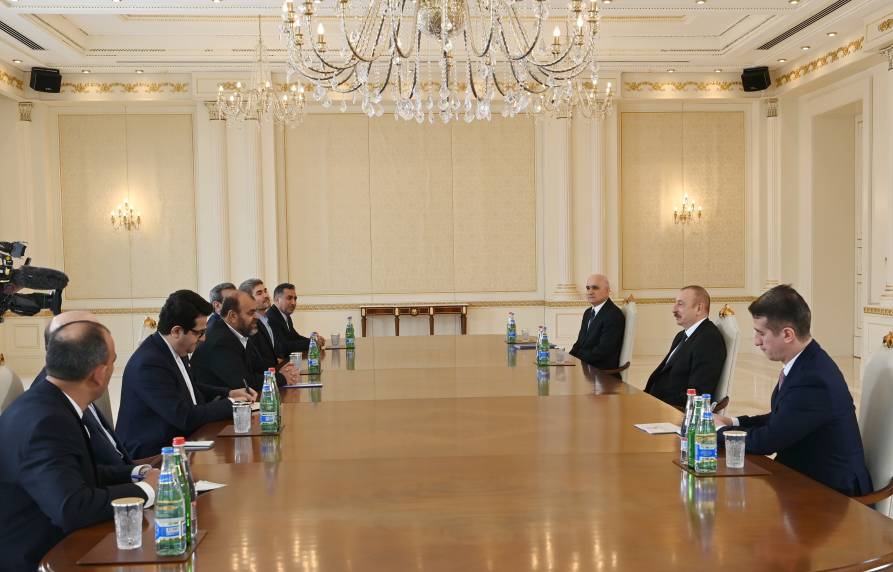 Ilham Aliyev received delegation led by Iran’s Minister of Roads and Urban Development