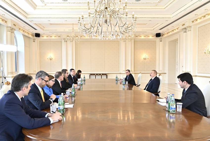 Ильхам Алиев принял делегацию во главе с заместителем помощника государственного секретаря США