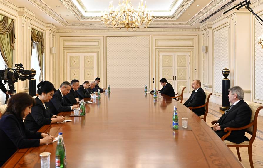 Ильхам Алиев принял делегацию во главе с председателем Законодательной палаты Олий Мажлиса Узбекистана