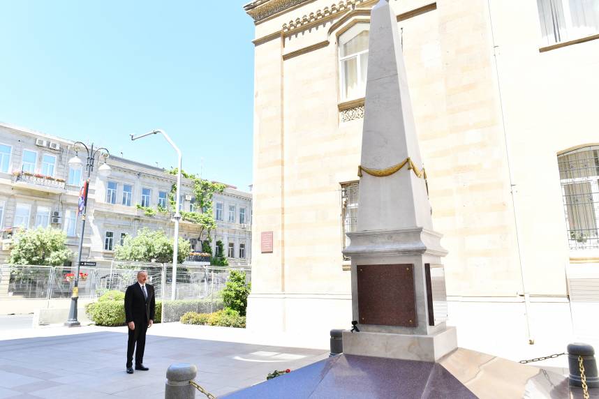 Ilham Aliyev visited monument to Azerbaijan Democratic Republic