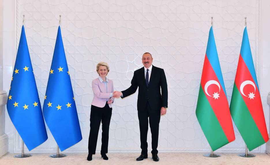 Состоялась встреча Президента Ильхама Алиева с президентом Европейской комиссии в расширенном составе