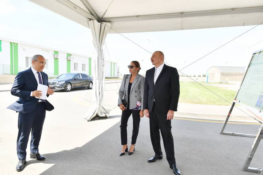 Президент Ильхам Алиев и первая леди Мехрибан Алиева ознакомились с предприятием ООО Grand-Agro İnvitro, приняли участие в открытии перерабатывающего завода ООО «Азбадам»