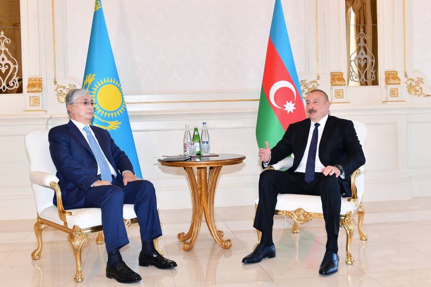 Azerbaijani, Kazakh presidents held one-on-one meeting
